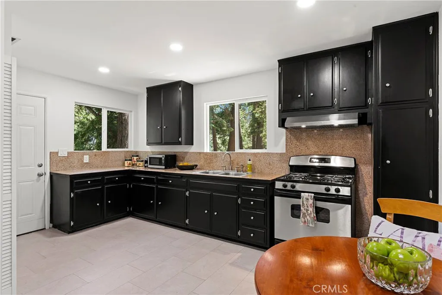 Home For Sale At 27917 Squirrel Lane Lake Arrowhead Ca 018