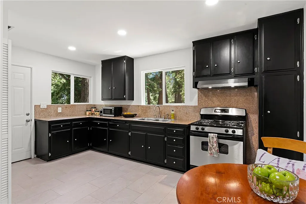 Home For Sale At 27917 Squirrel Lane Lake Arrowhead Ca 018