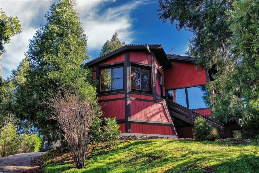 Crestline Home For Sale At 161 Pine Ridge Road Crestline Ca Exterior 01